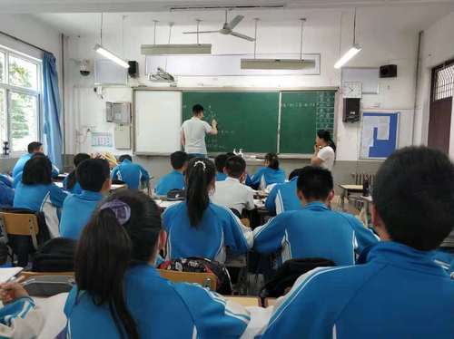 8九年级的数学课堂，学生来当“小老师”分享解题思路