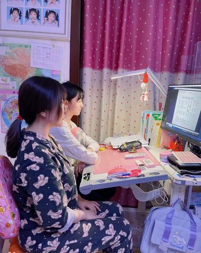学生及家长参加线上家长会3