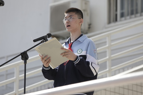 学生代表马青山发言
